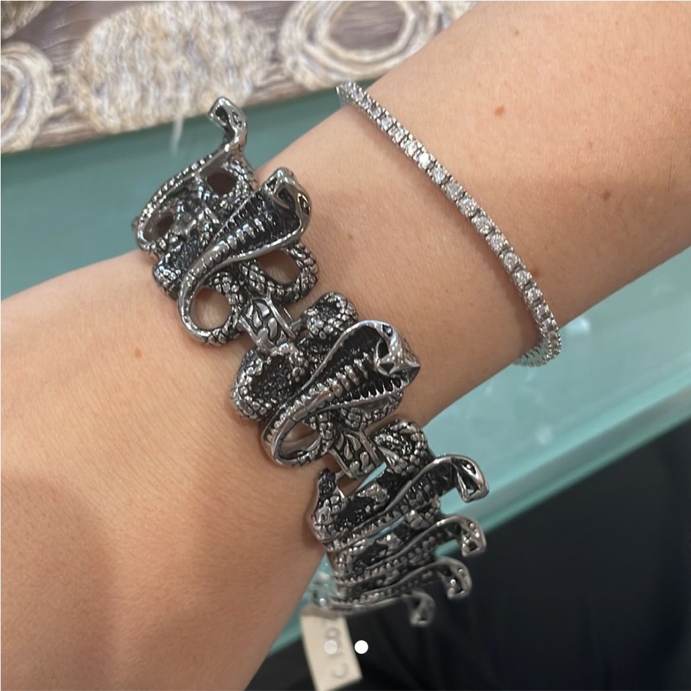 Cobra bracelet